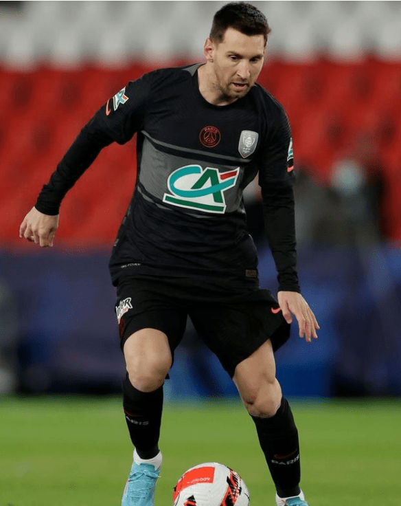 九游娱乐app官网-风云突变！尼斯今夜造点机会，法国杯版图或变，质疑声仍在，身体对抗强度拉满(世界风云突变)