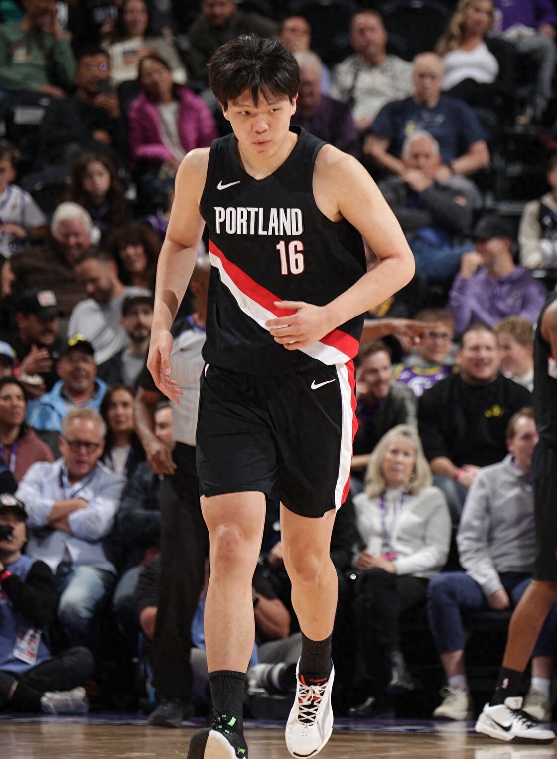 NBA季后赛集结日走向成谜，波特兰开拓者外线爆发，悬念犹存，资深球员宣示担当的简单介绍