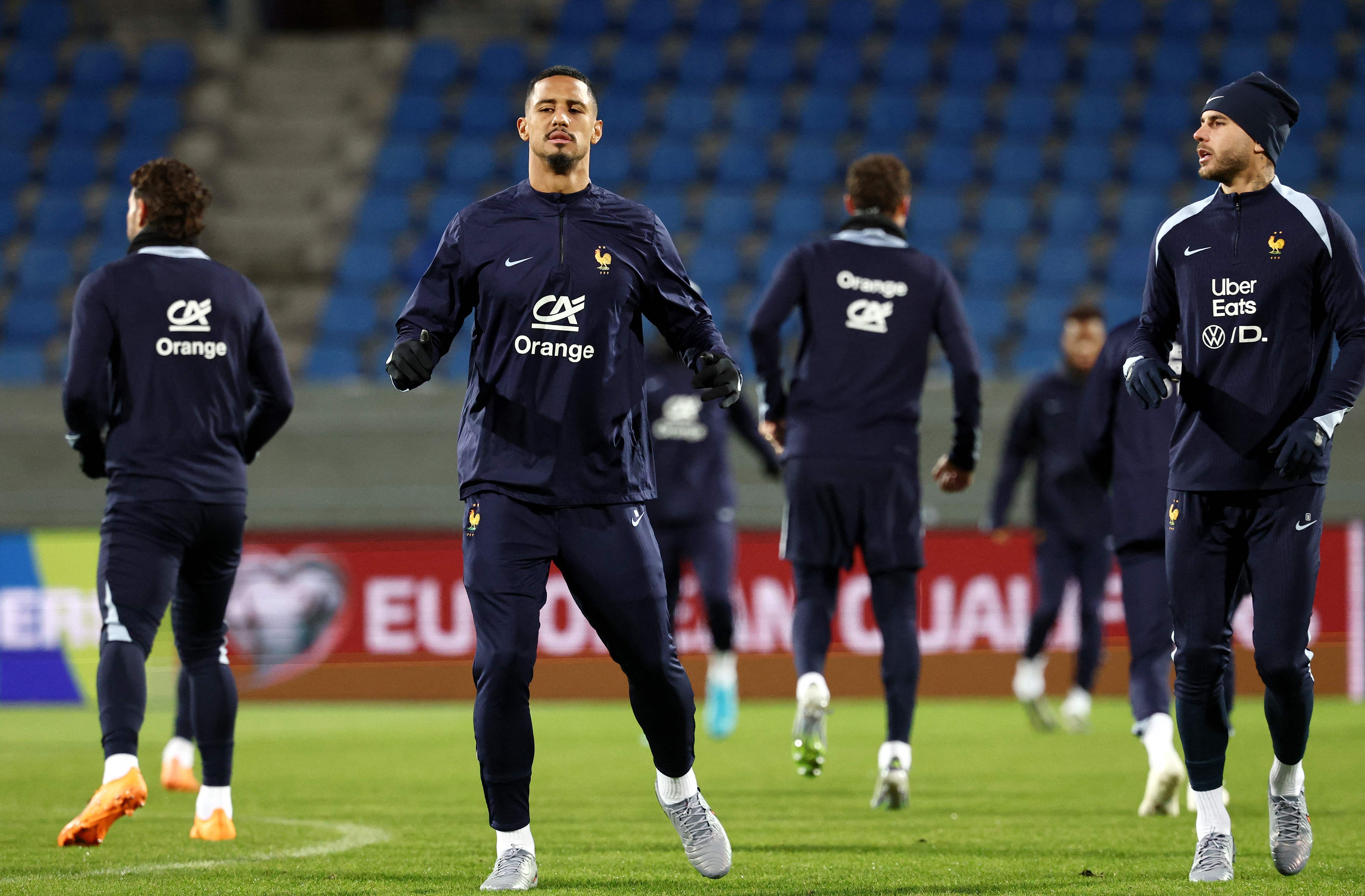 九游体育官网-北京国安训练开放日，国际比赛日迎来里程碑引欢呼，法国杯在即，训练强度明显提升的简单介绍