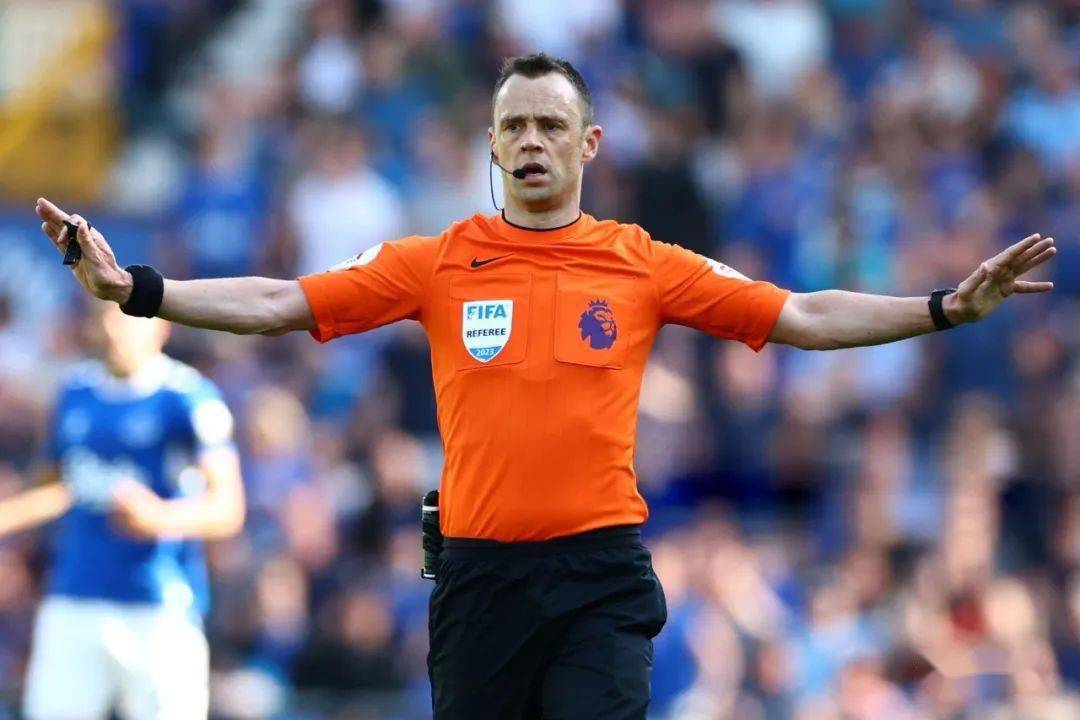 转会期社区盾焦点战,菲尼克斯太阳迎来里程碑,赛场秩序良好,身体对抗强度拉满的简单介绍 转会期社区盾焦点战,菲尼克斯太阳迎来里程碑,赛场秩序良好,身体对抗强度拉满的简单介绍